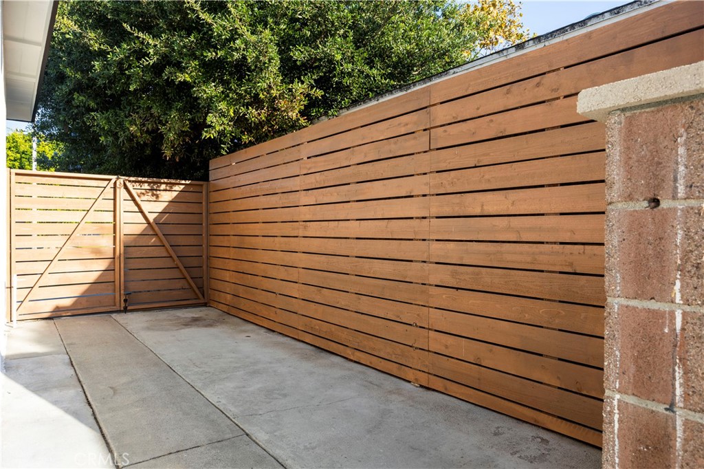 15271 Yorkshire Lane