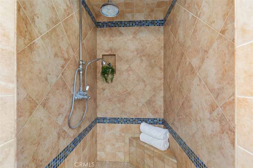 6125 Yearling Street