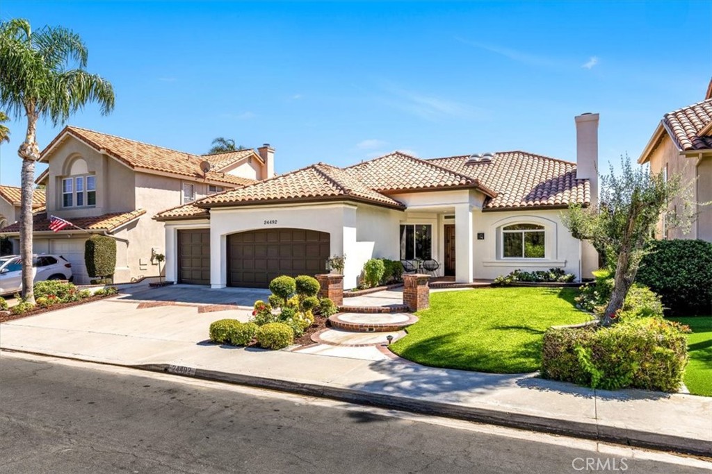 24492 Via Carissa