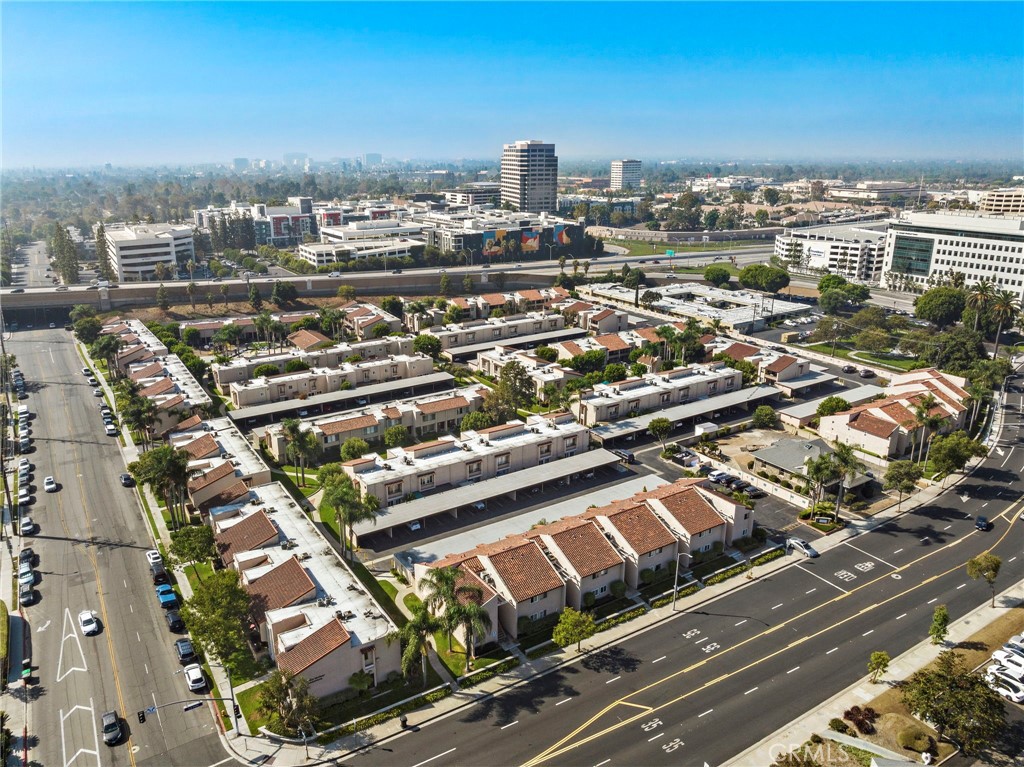 700 W La Veta Avenue Unit O18