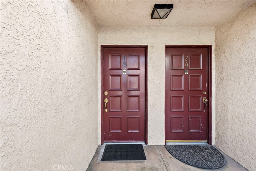 700 W La Veta Avenue Unit O18