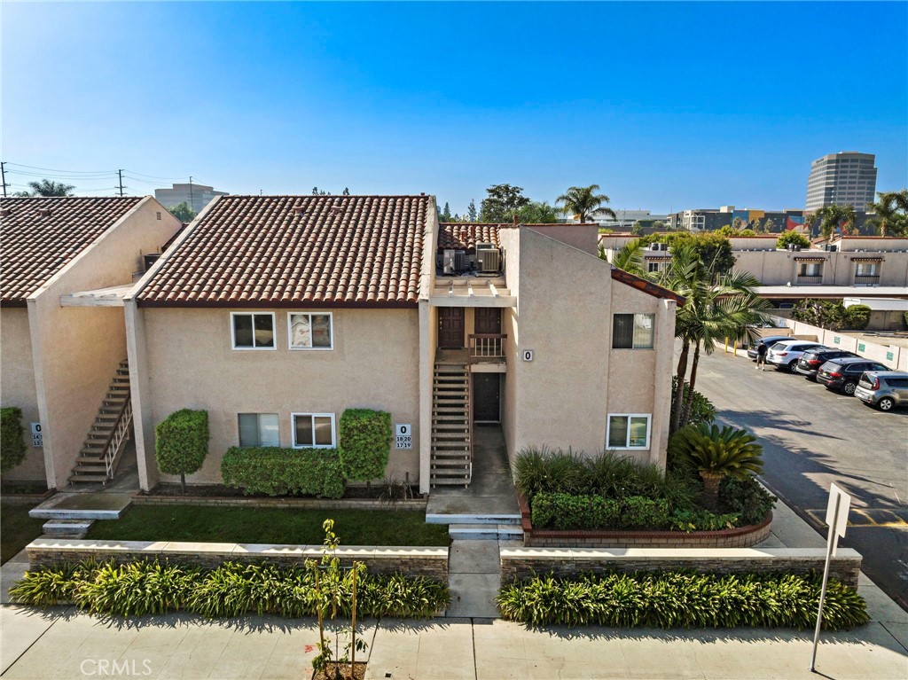 700 W La Veta Avenue Unit O18