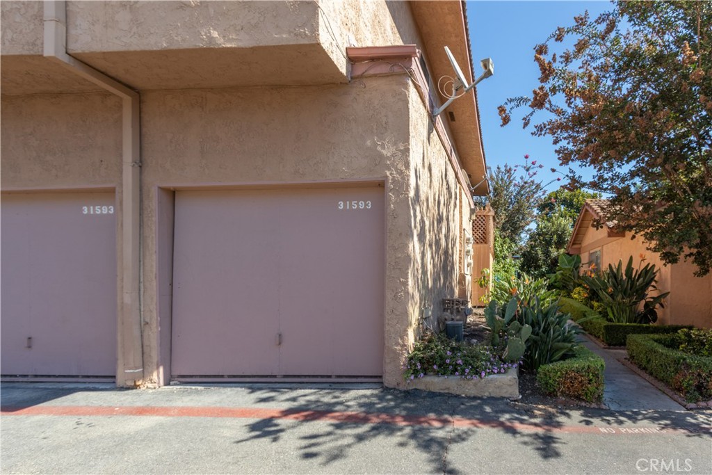 31593 Los Rios Street 77