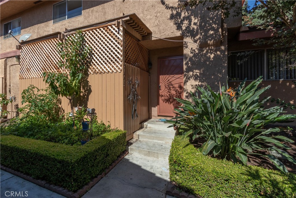 31593 Los Rios Street 77