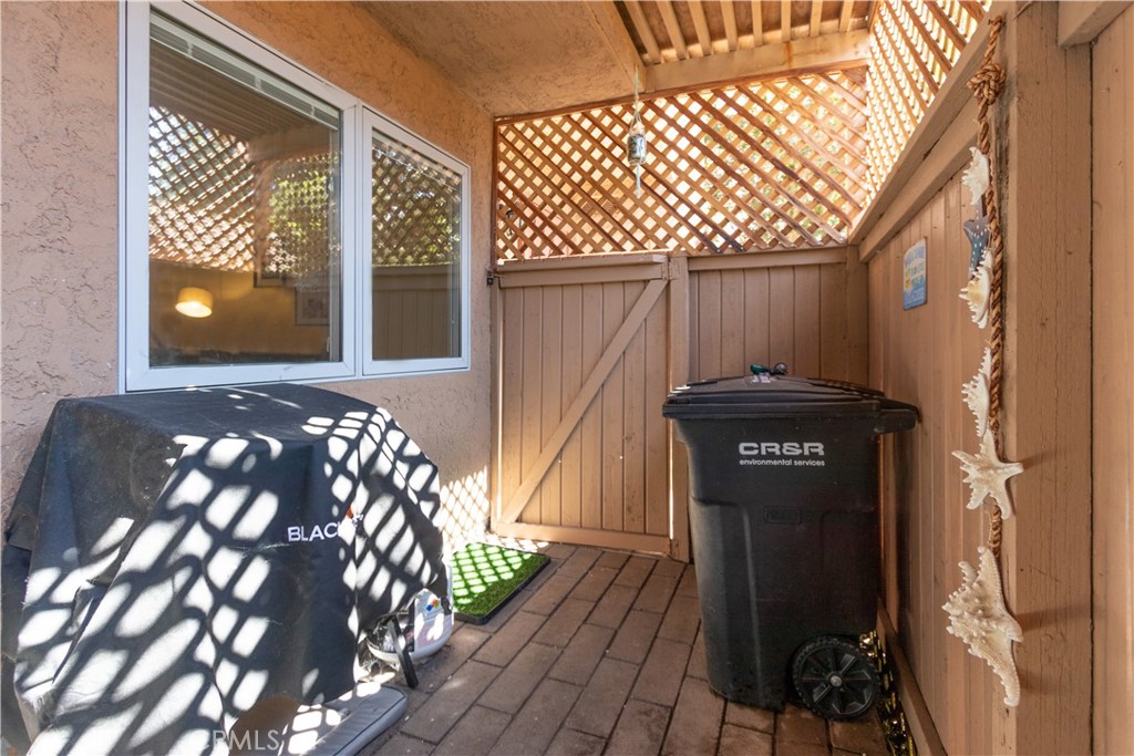 31593 Los Rios Street 77