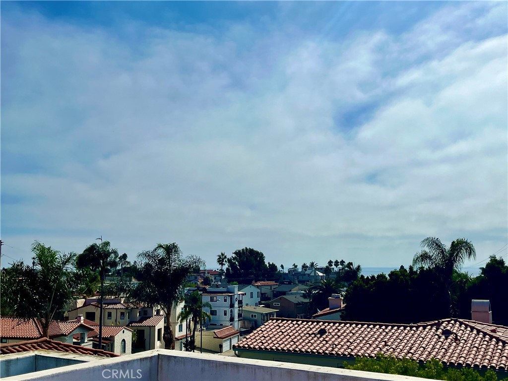 244 Avenida Granada B