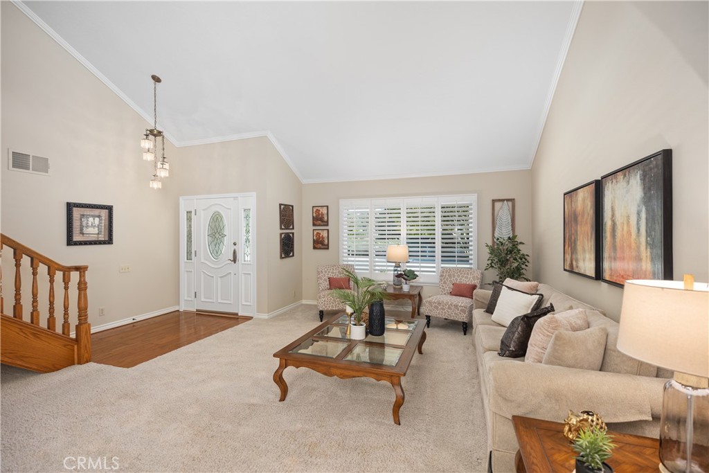 24631 Via San Fernando