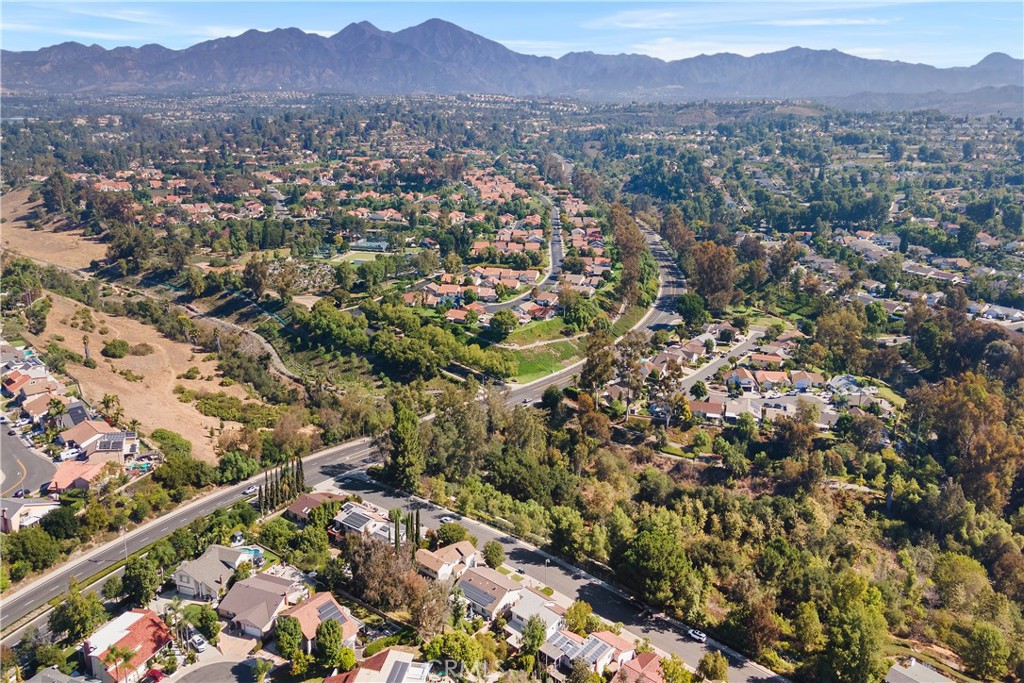 24631 Via San Fernando