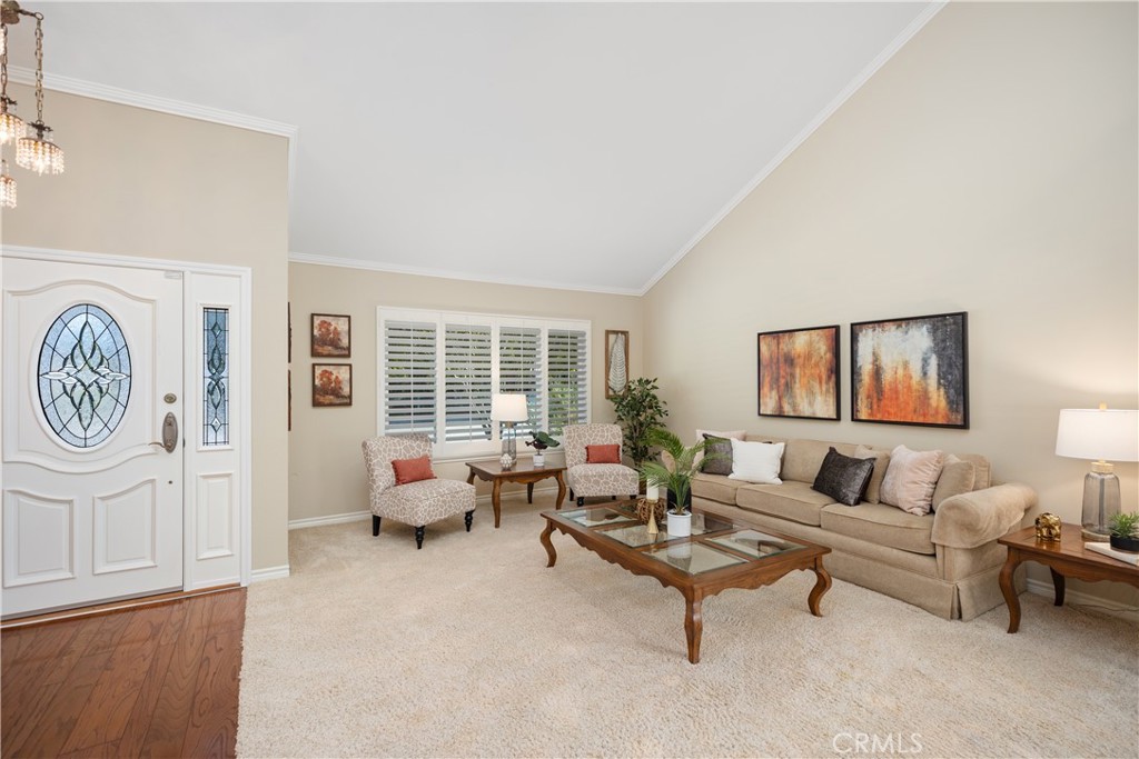 24631 Via San Fernando