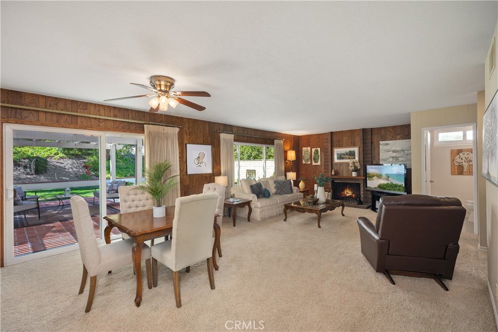 24631 Via San Fernando