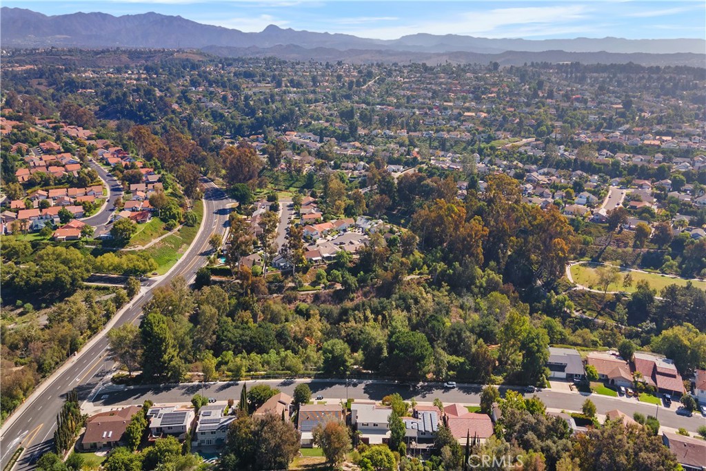 24631 Via San Fernando