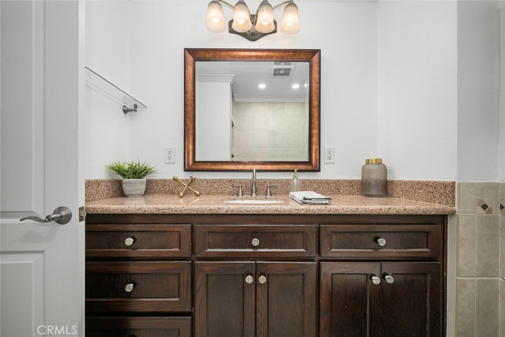 5643 E Keynote Street