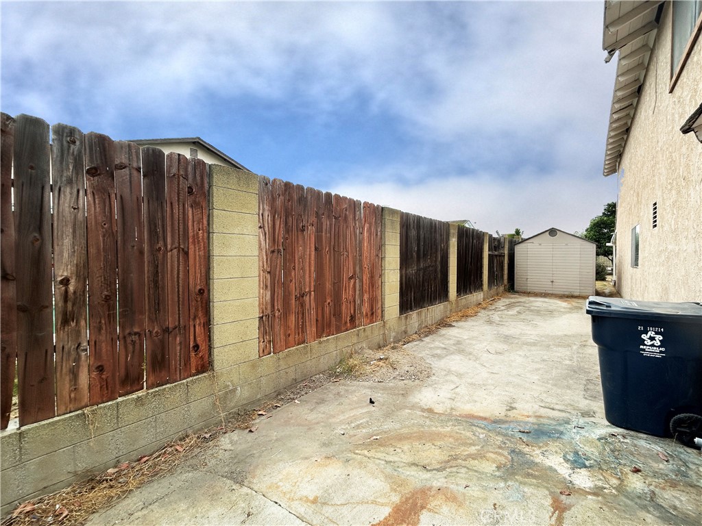 11620 Quartz Avenue