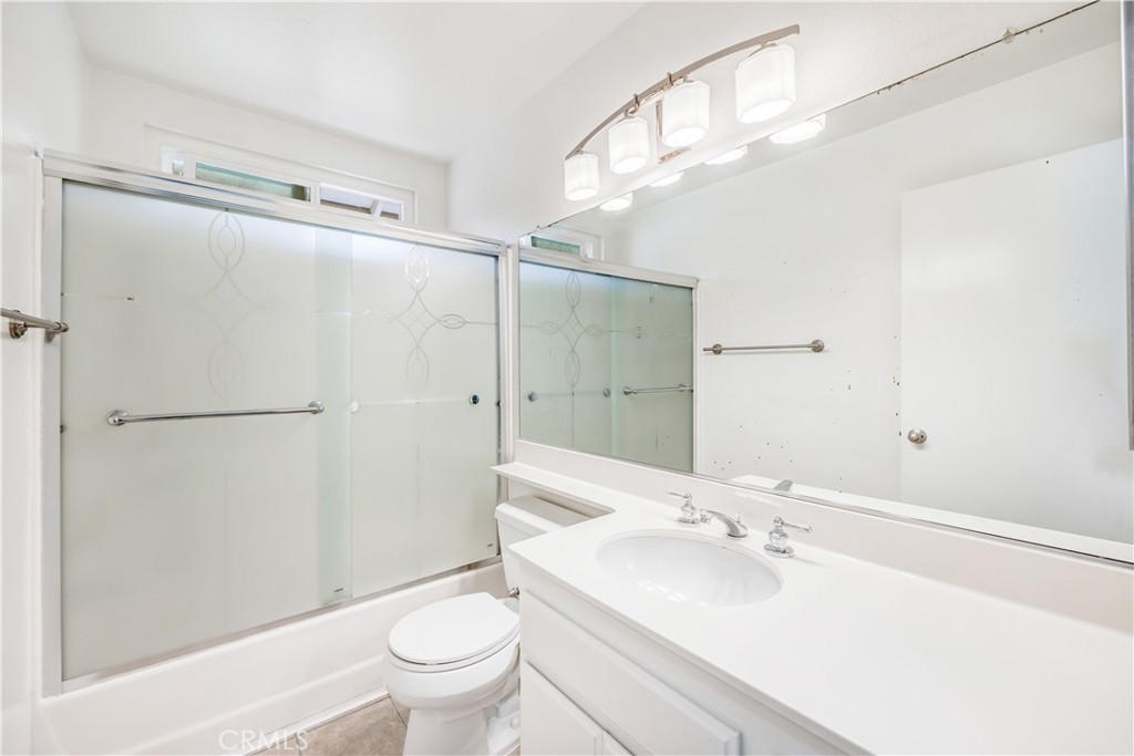 15568 Oakhurst Street