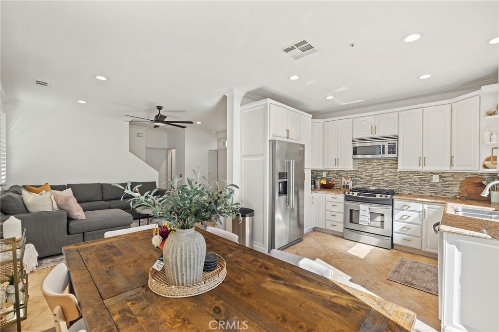 54 Calle De Los Ninos