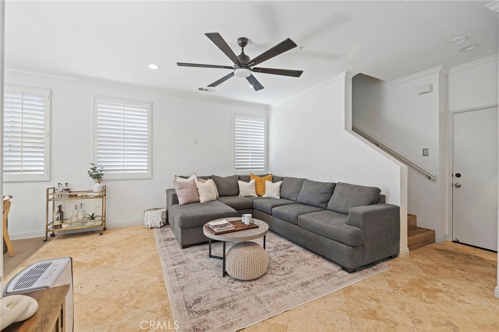 54 Calle De Los Ninos