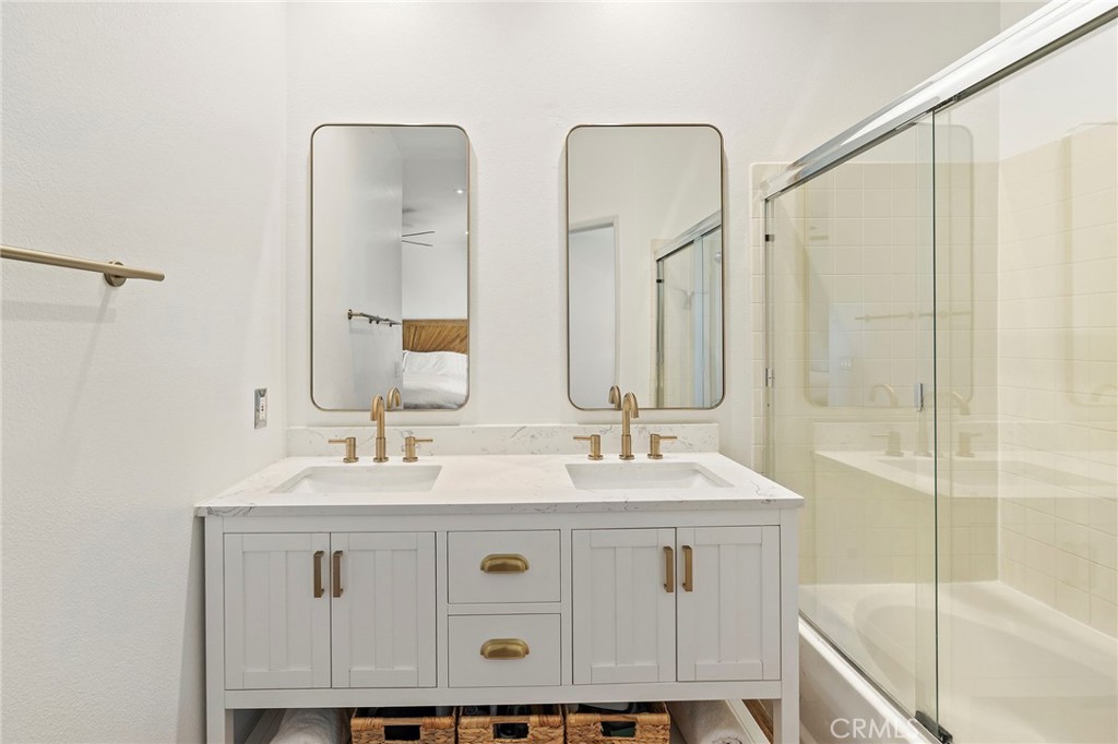 54 Calle De Los Ninos