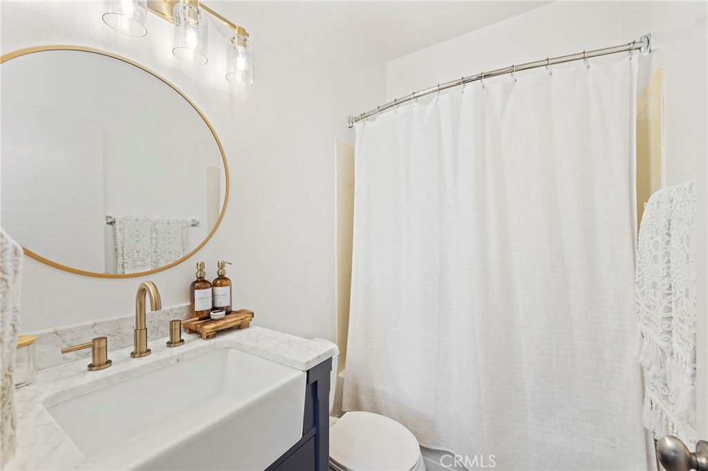 54 Calle De Los Ninos