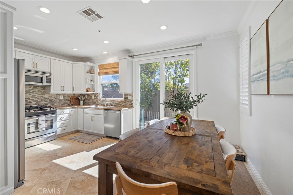 54 Calle De Los Ninos