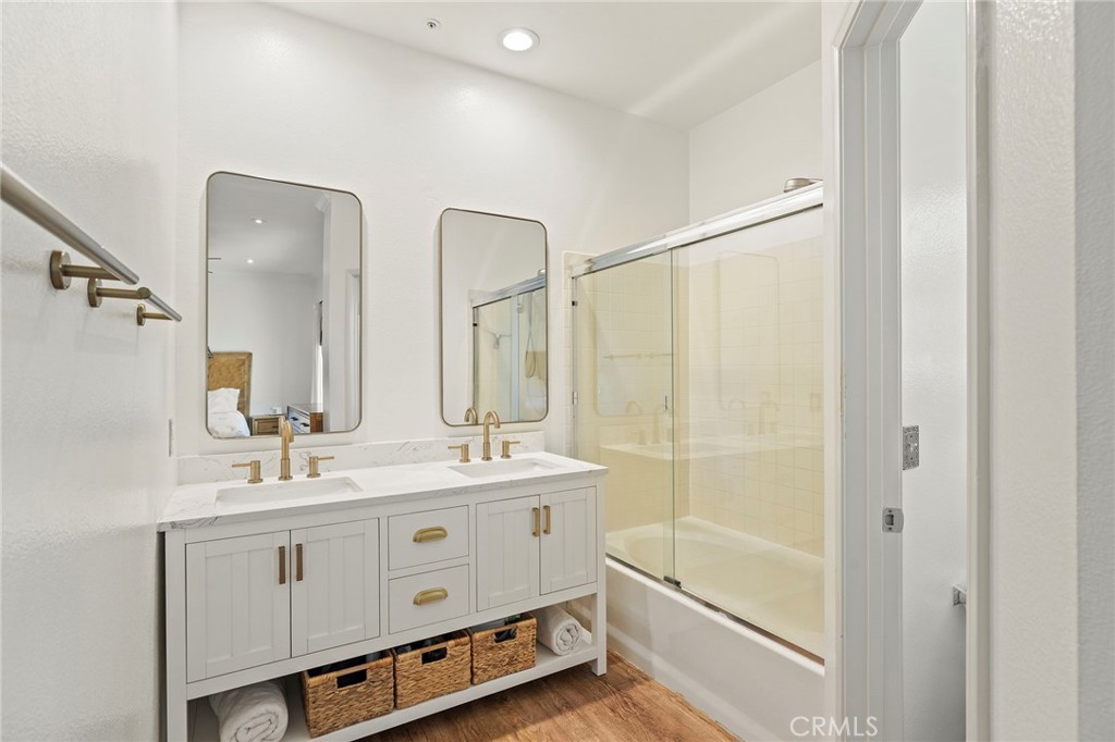 54 Calle De Los Ninos