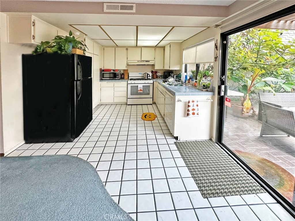 850 S Cornwall Drive