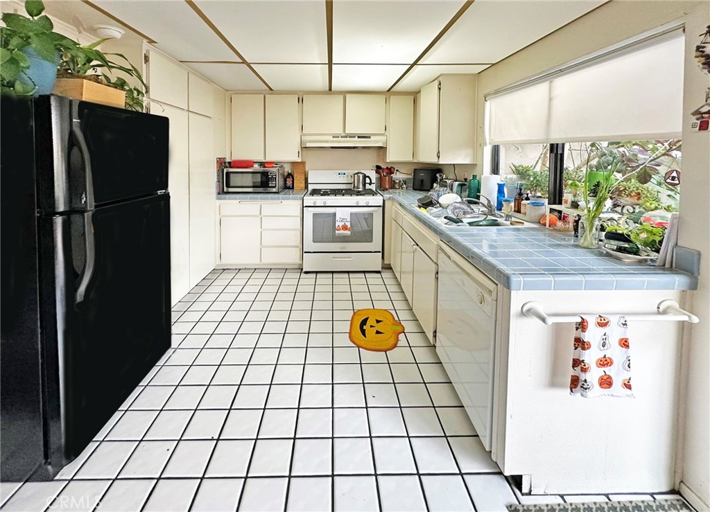 850 S Cornwall Drive