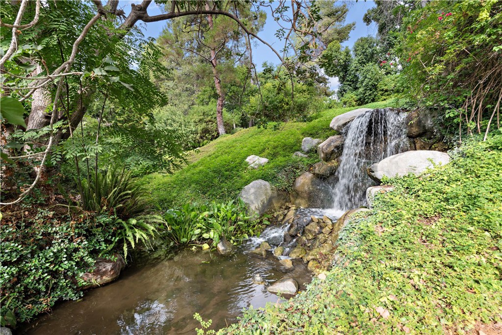 2729 Pine Creek Circle