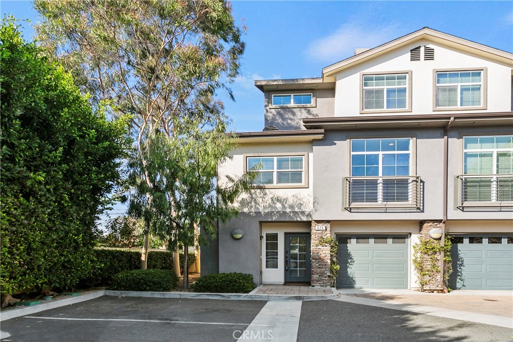 626 Seabright Circle