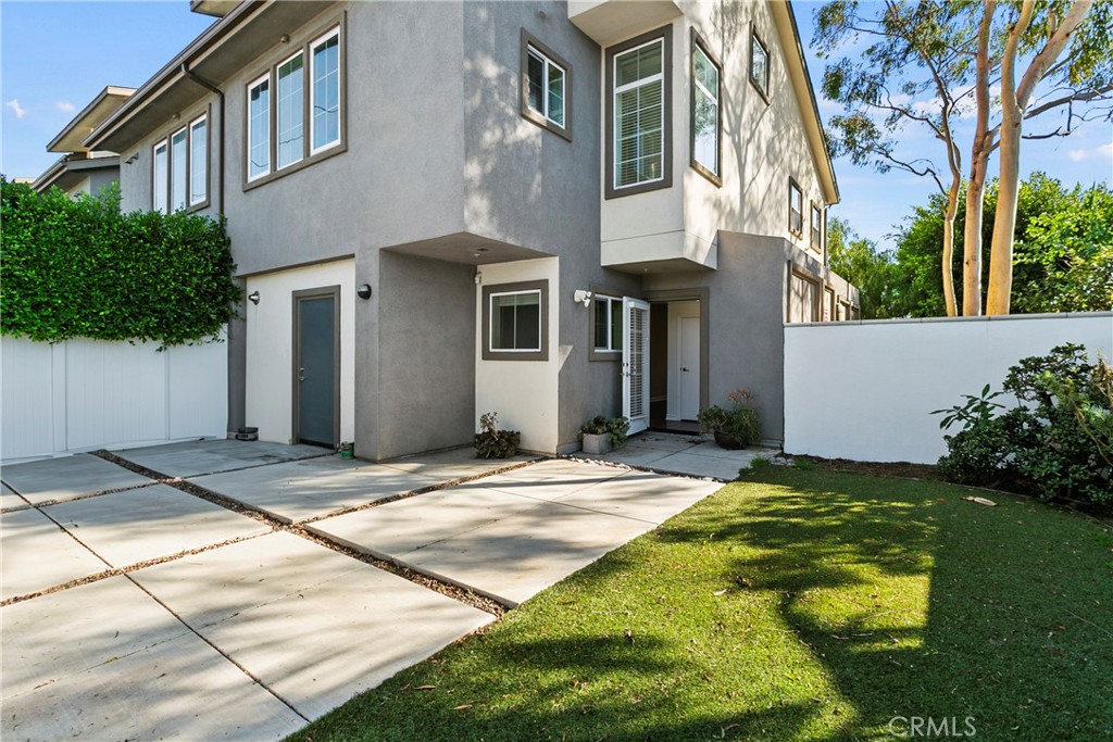 626 Seabright Circle