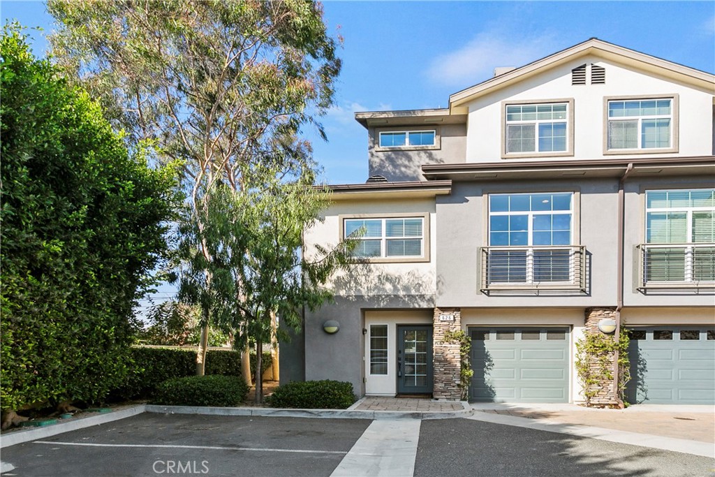 626 Seabright Circle