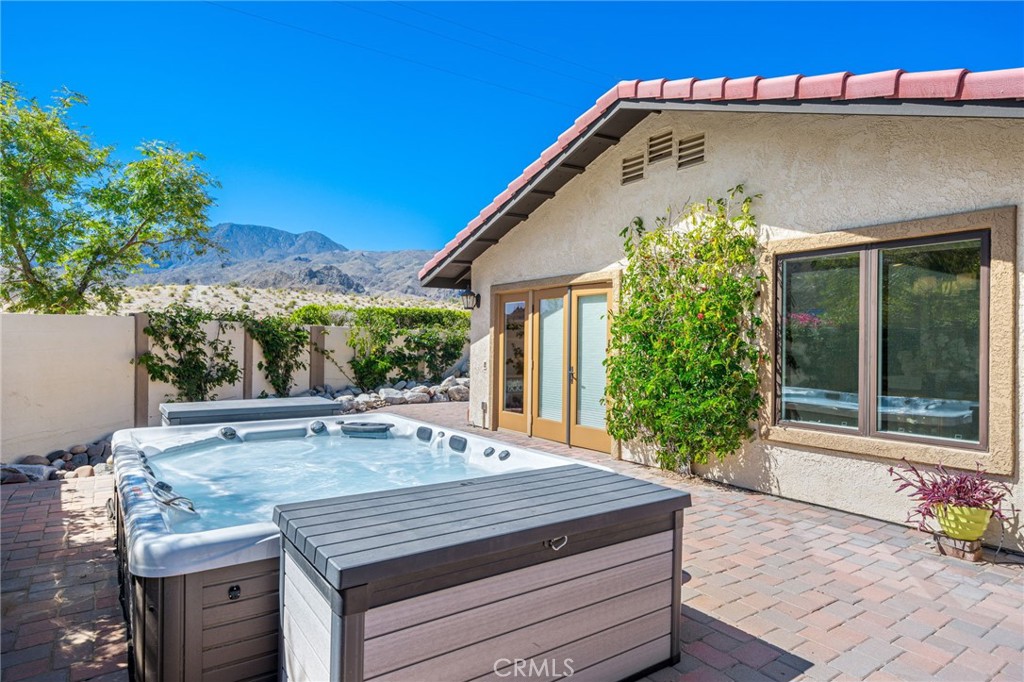 54985 Avenida Carranza