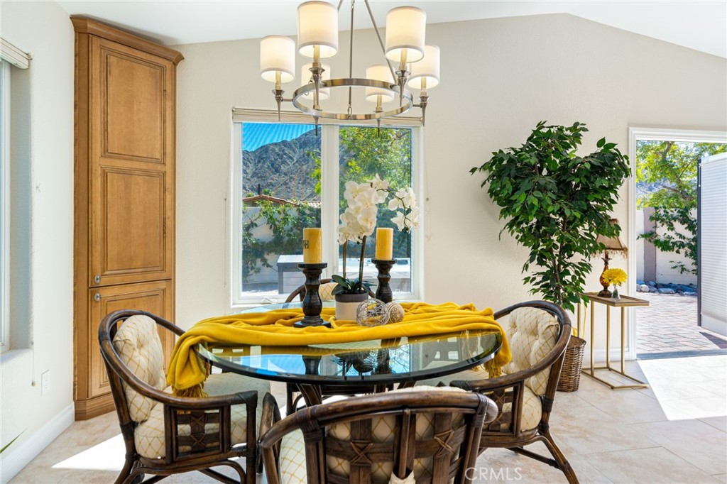 54985 Avenida Carranza