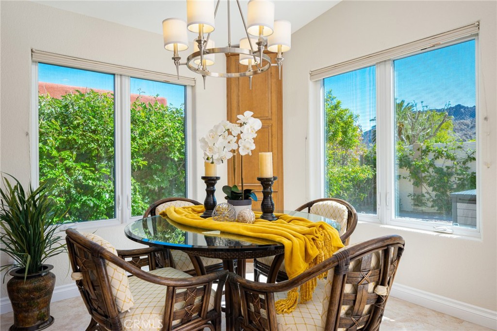 54985 Avenida Carranza