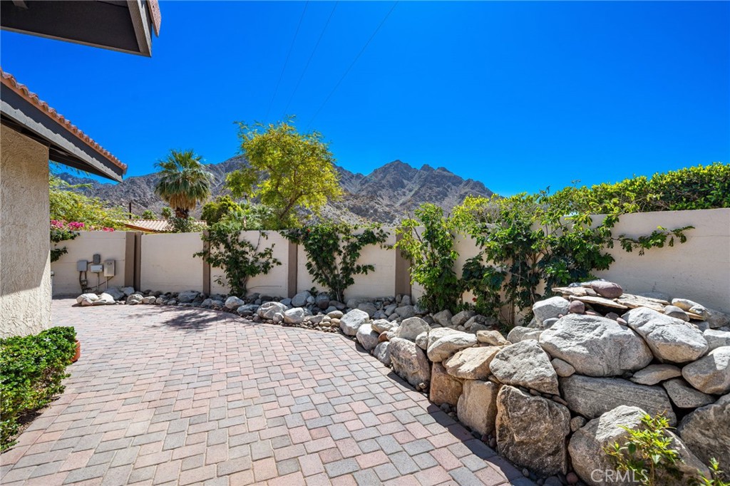 54985 Avenida Carranza