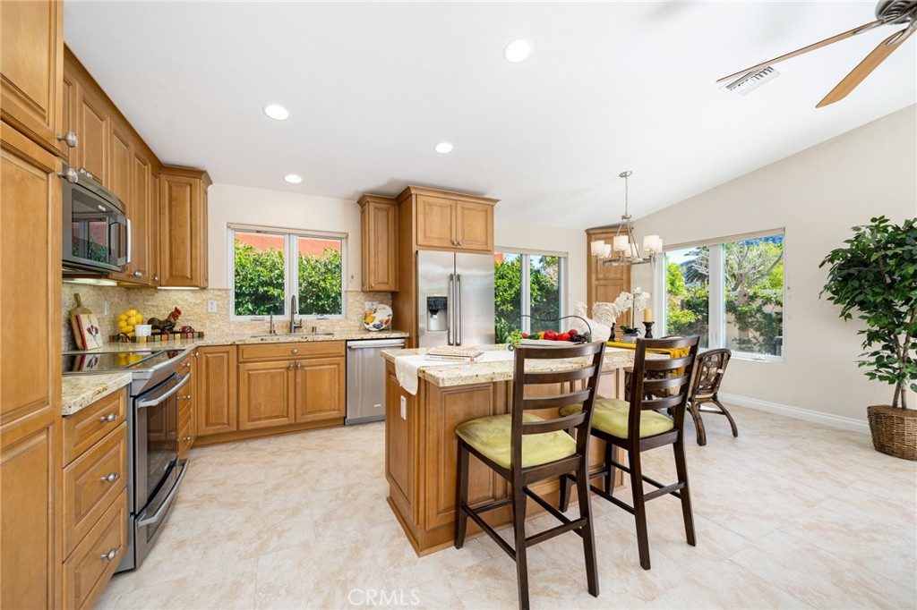 54985 Avenida Carranza