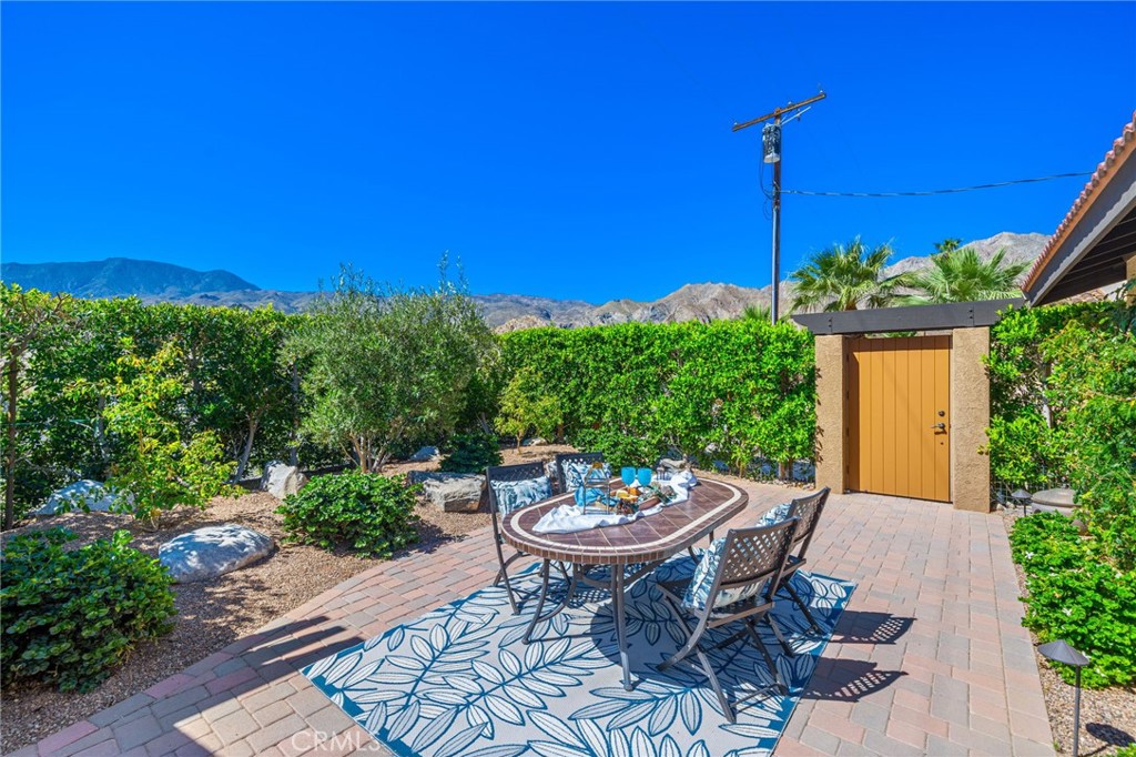 54985 Avenida Carranza