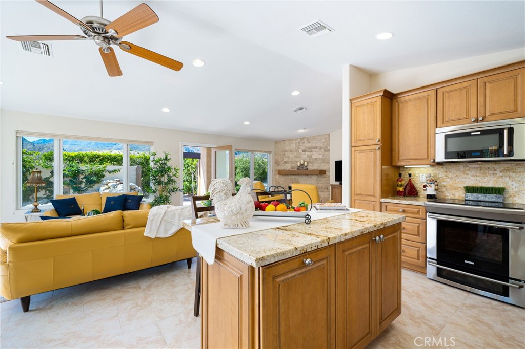 54985 Avenida Carranza