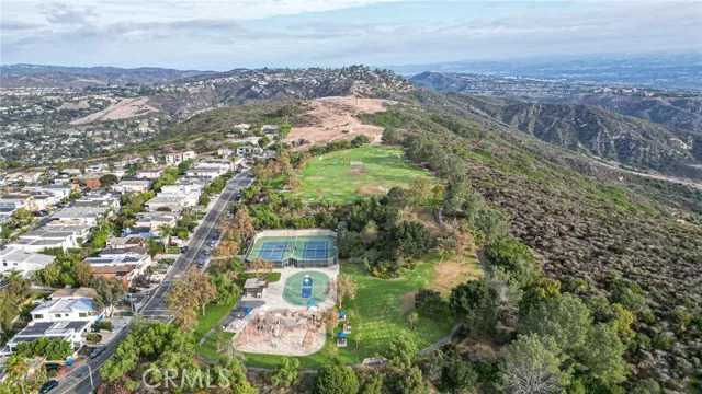 875 Santa Ana Street