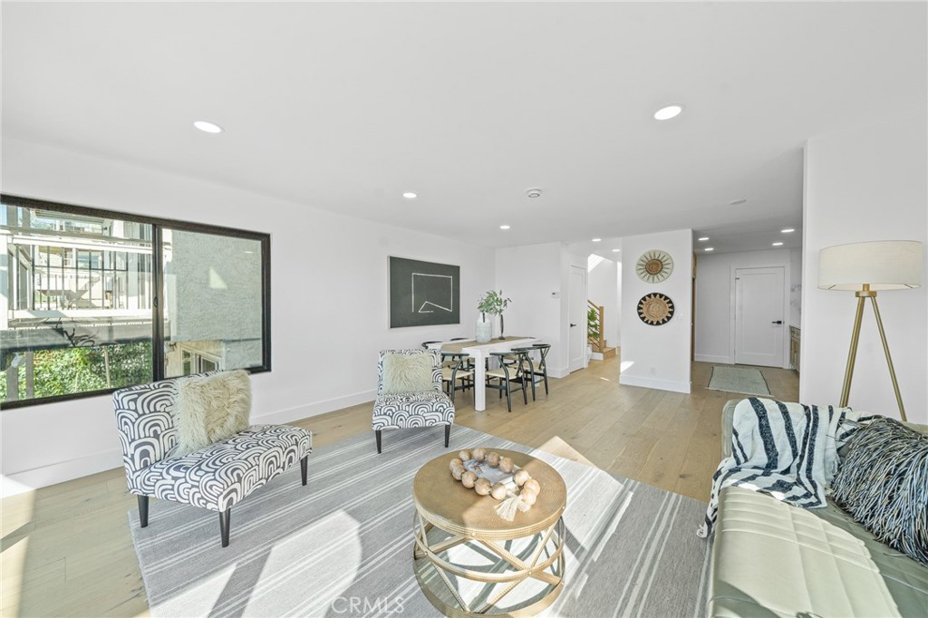 875 Santa Ana Street