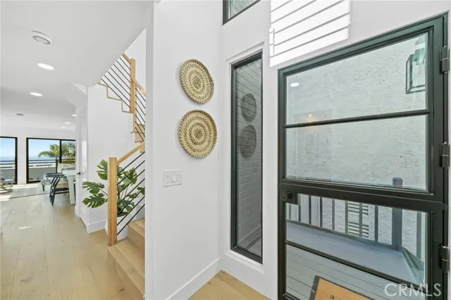 875 Santa Ana Street