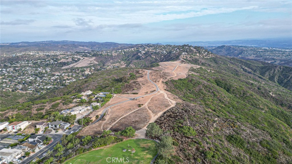 875 Santa Ana Street