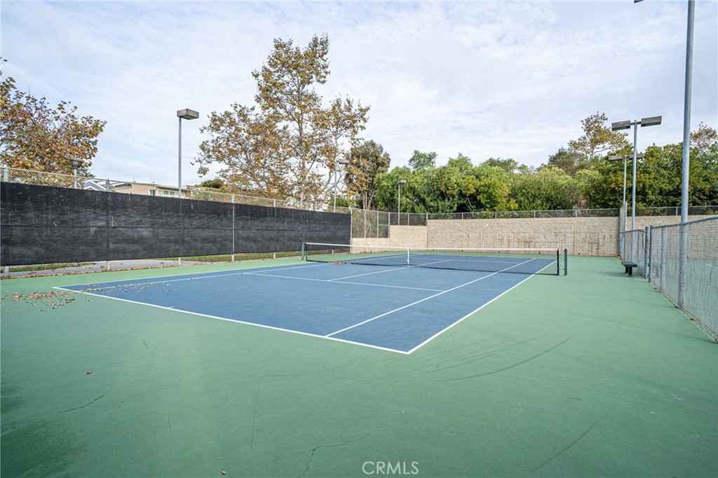 875 Santa Ana Street