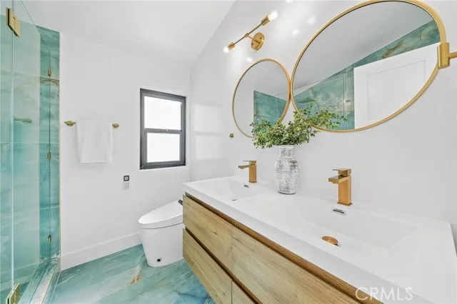 875 Santa Ana Street