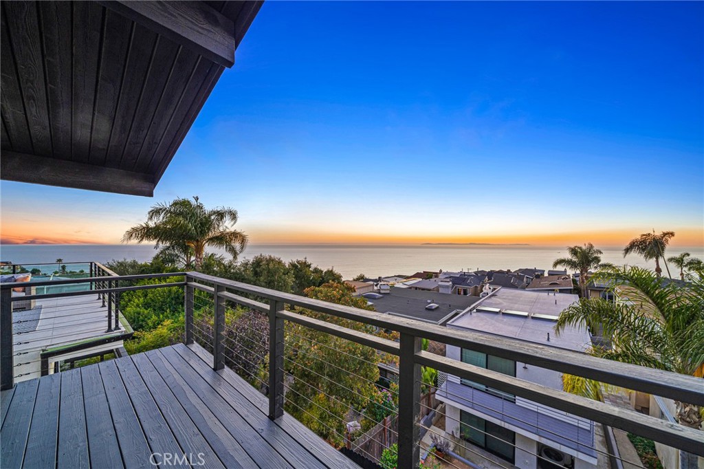 875 Santa Ana Street