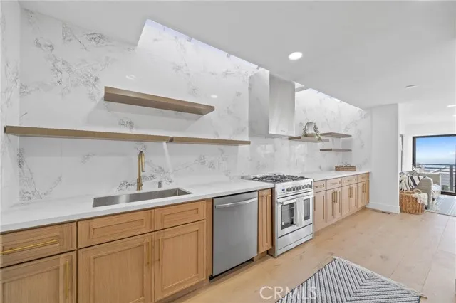 875 Santa Ana Street