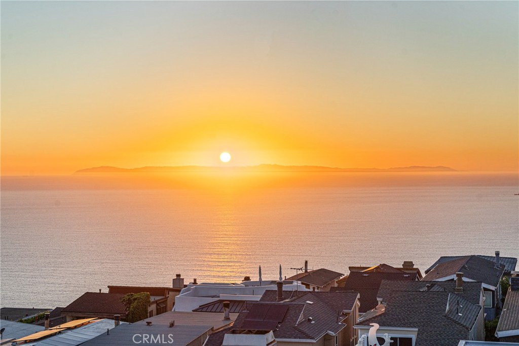 875 Santa Ana Street