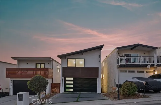 875 Santa Ana Street