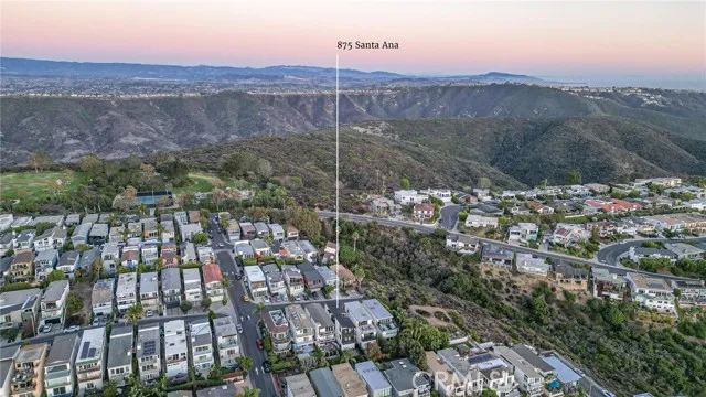 875 Santa Ana Street