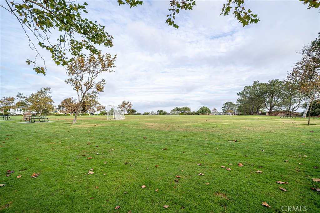 875 Santa Ana Street