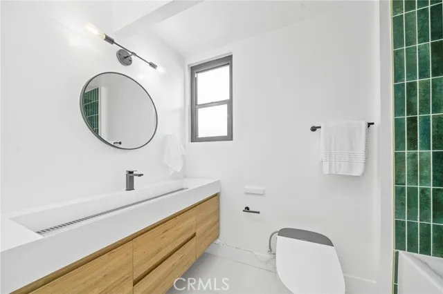 875 Santa Ana Street